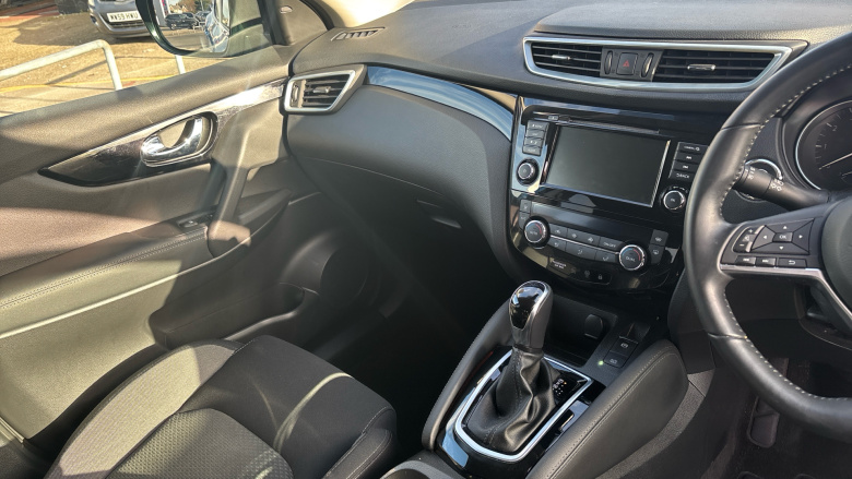 Nissan Qashqai 1.3 DiG-T 160 N-Connecta 5dr DCT Petrol Hatchback